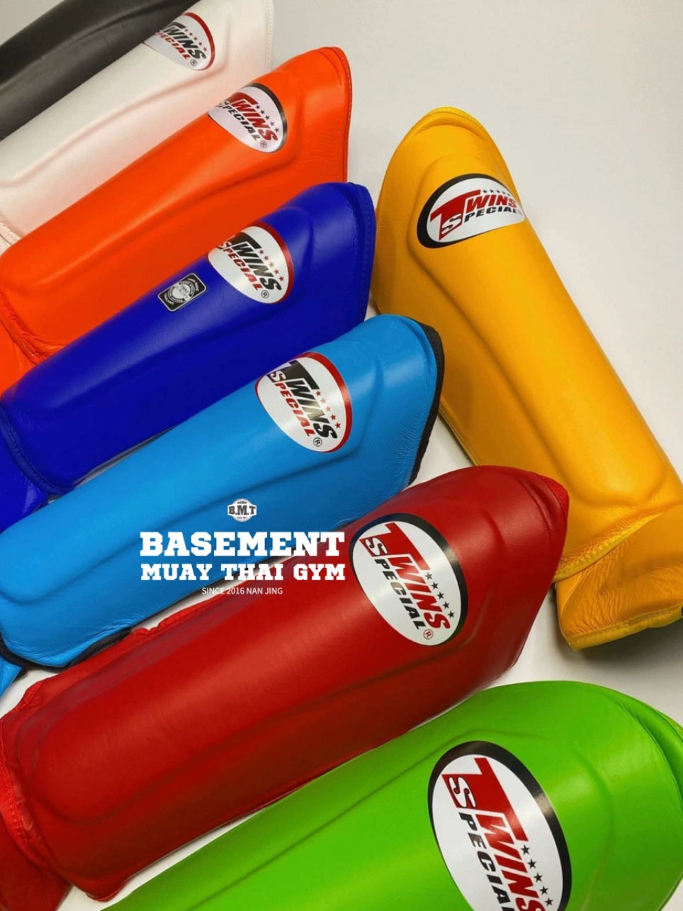 Thailand Genuine Twins Cowhide Leather Shin Guards Muay Thai Sanda Fighting Training Leg Braces for Men and Women