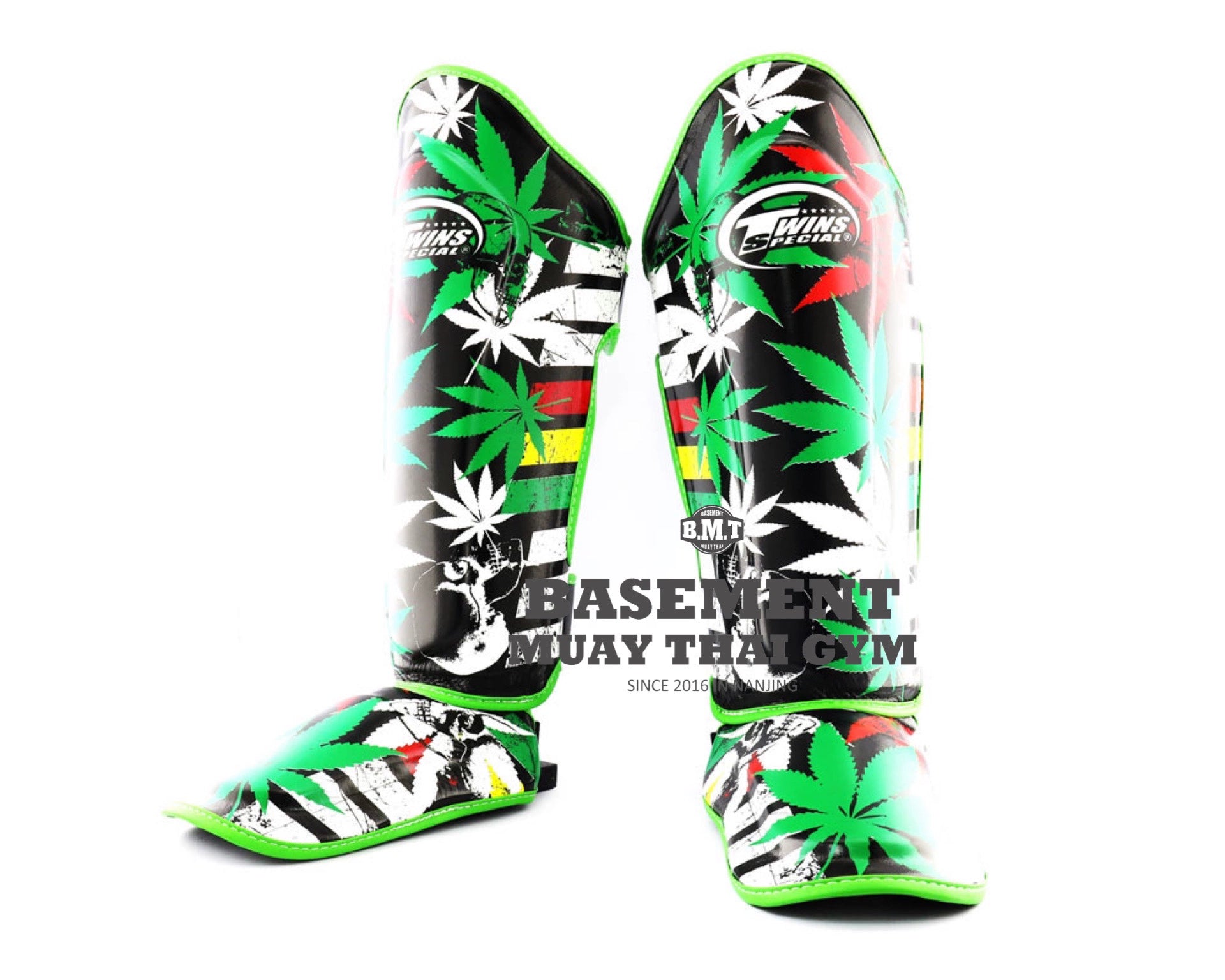 Thailand's new Twins Grass Cowhide Muay Thai Boxing Sanda Protective Shin Guards are unisex