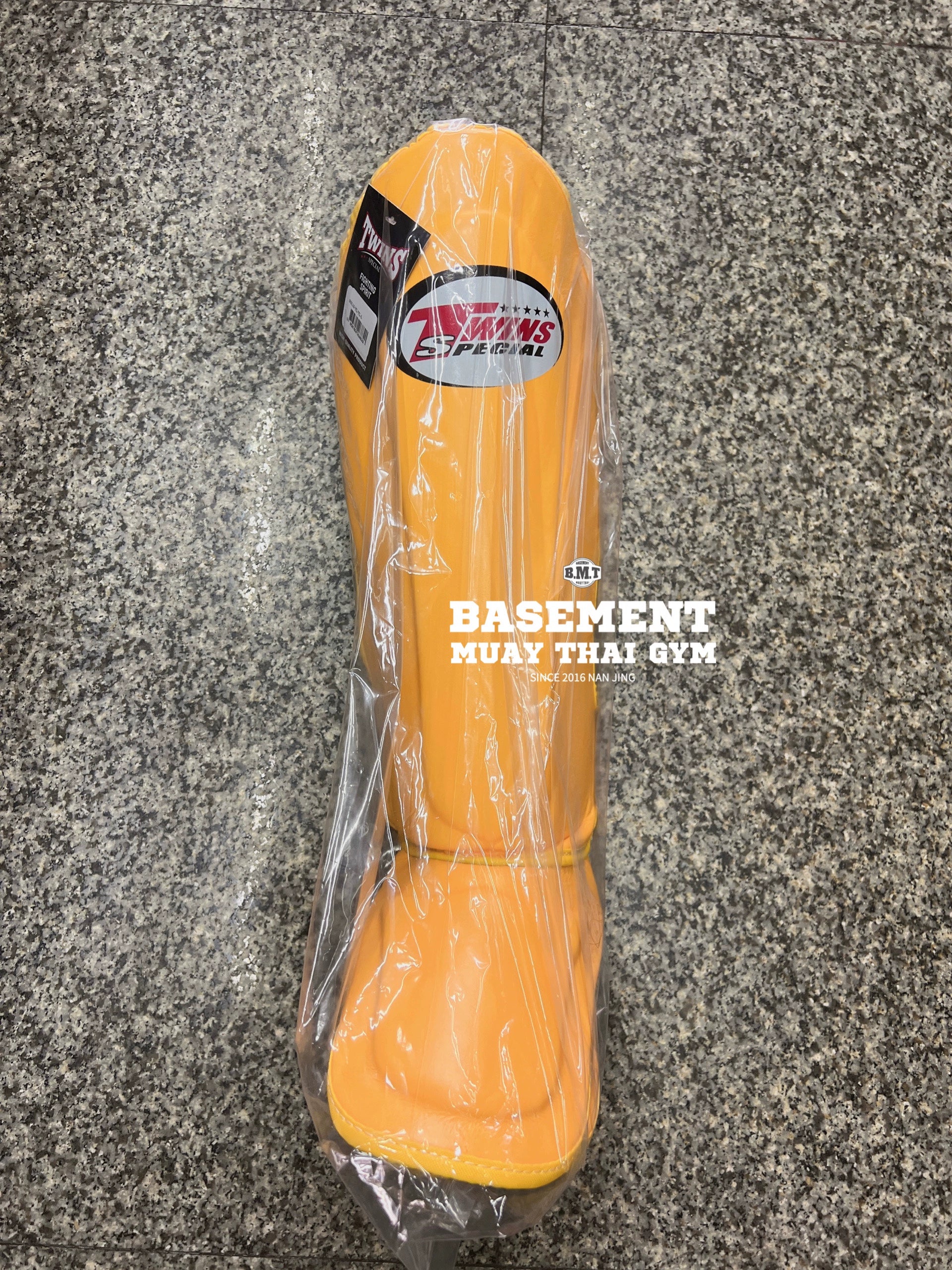 Thailand Genuine Twins Cowhide Leather Shin Guards Muay Thai Sanda Fighting Training Leg Braces for Men and Women