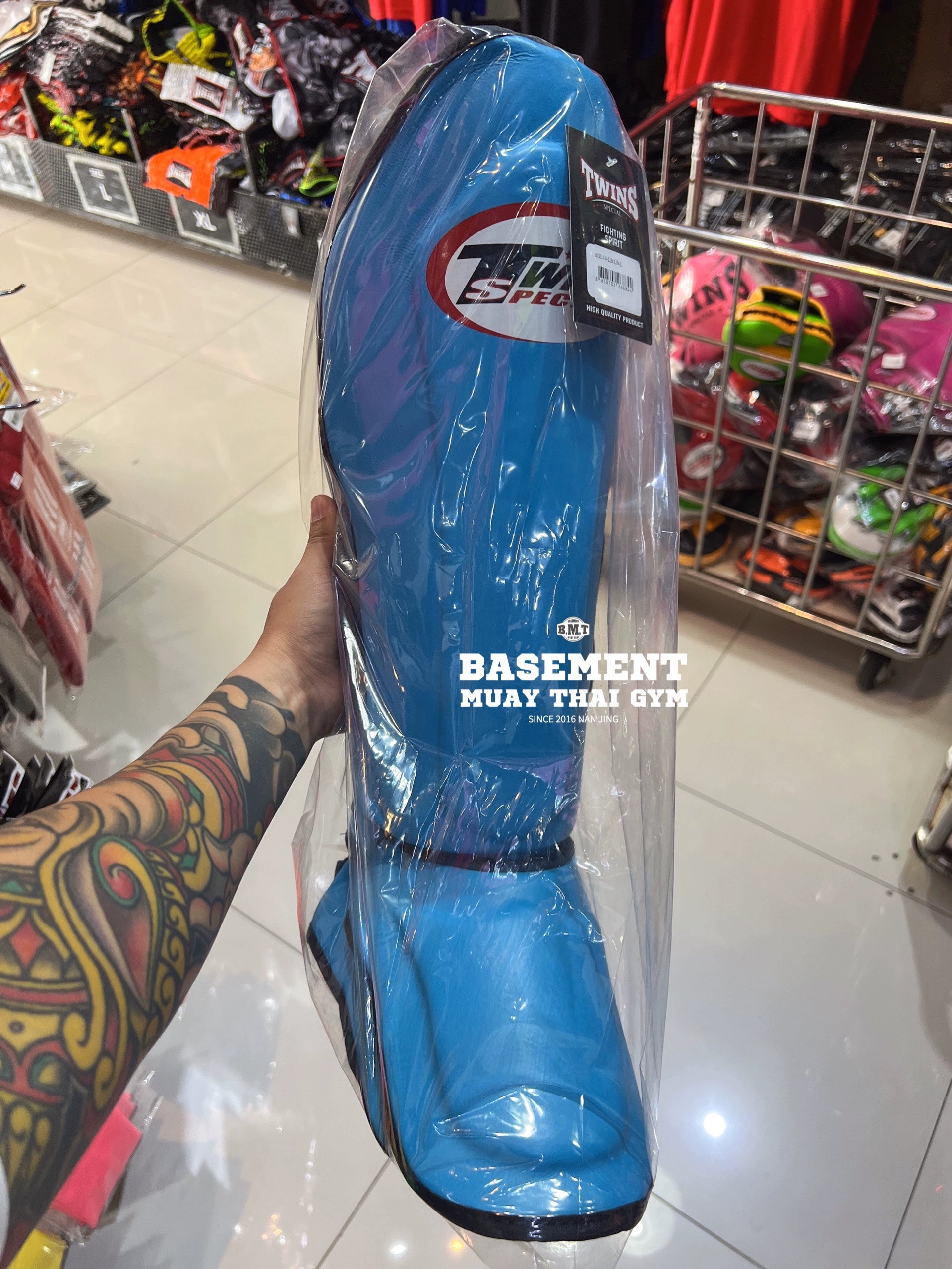 Thailand Genuine Twins Cowhide Leather Shin Guards Muay Thai Sanda Fighting Training Leg Braces for Men and Women