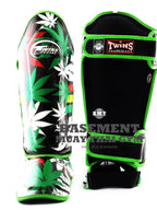 Thailand's new Twins Grass Cowhide Muay Thai Boxing Sanda Protective Shin Guards are unisex