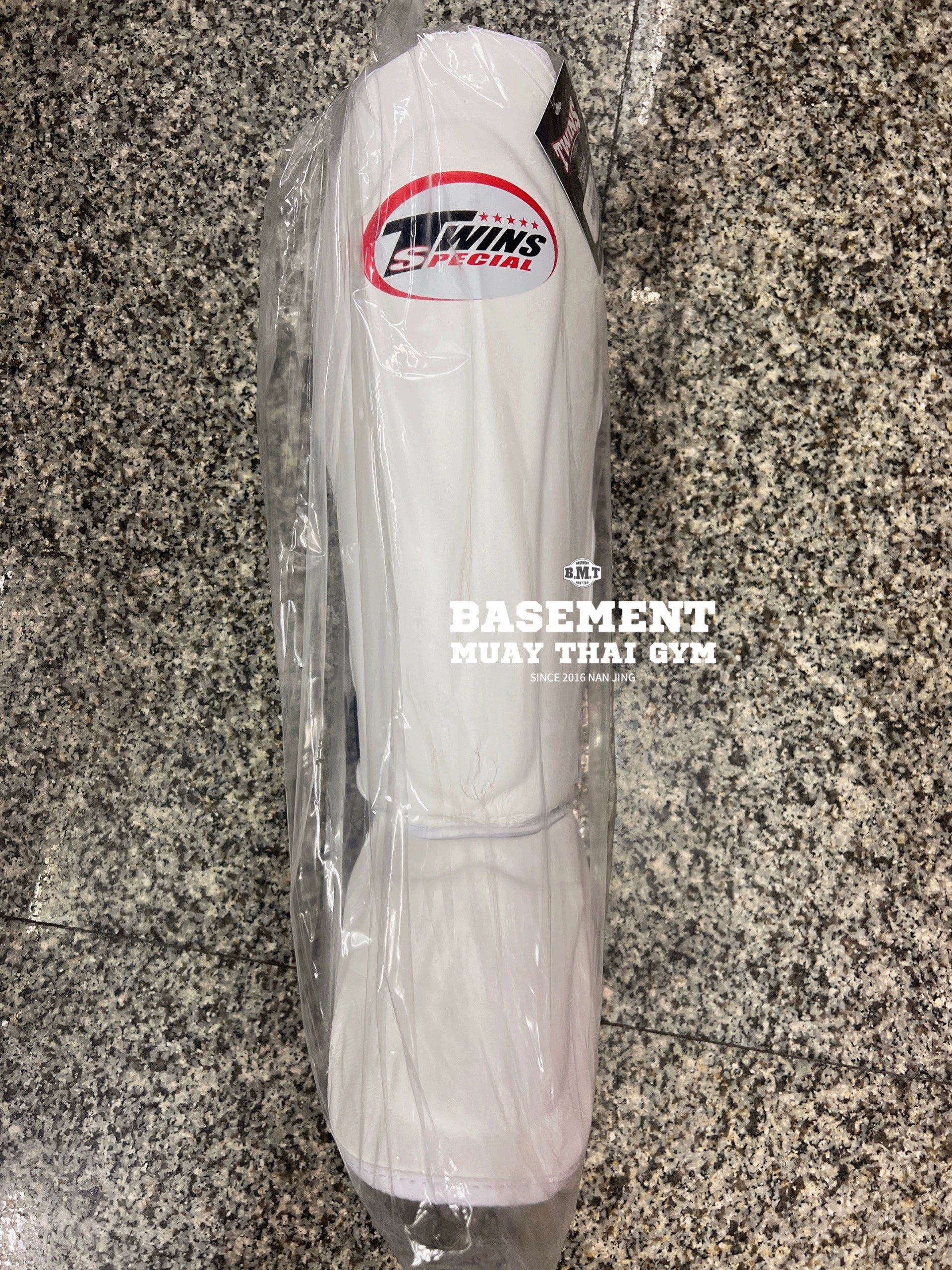 Thailand Genuine Twins Cowhide Leather Shin Guards Muay Thai Sanda Fighting Training Leg Braces for Men and Women