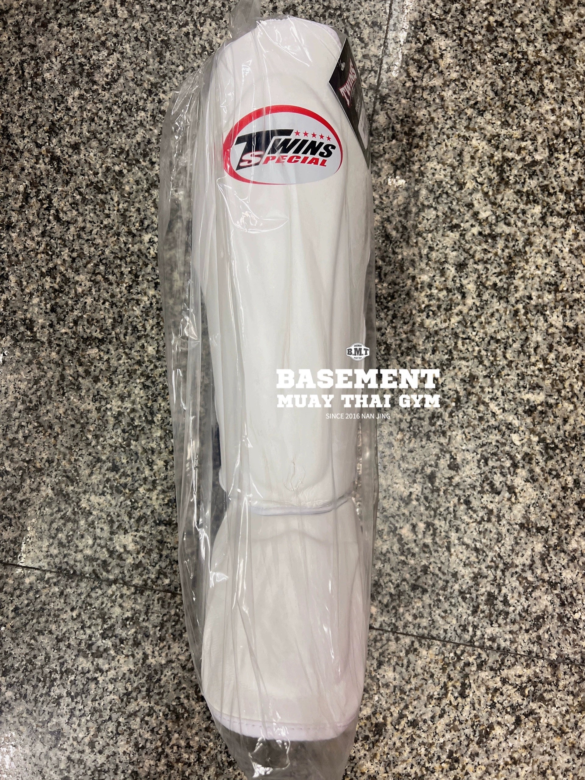 Thailand Genuine Twins Cowhide Leather Shin Guards Muay Thai Sanda Fighting Training Leg Braces for Men and Women